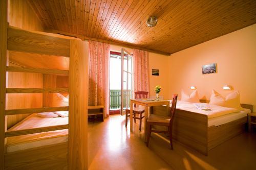Jufa St. Martin Otel Sankt Martin am Tennengebirge Oda fotoğraf
